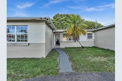700 SW 5th Court, Hallandale Beach, FL 33009 - Photo 4