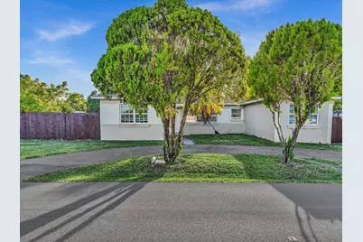 700 SW 5th Court, Hallandale Beach, FL 33009 - Photo 2