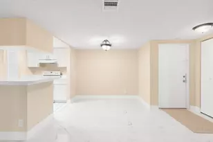 9855 Westview Dr, Coral Springs, FL 33076 - Photo 6