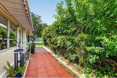 300 Cape Cod Circle, Lake Worth, FL 33467 - Photo 32