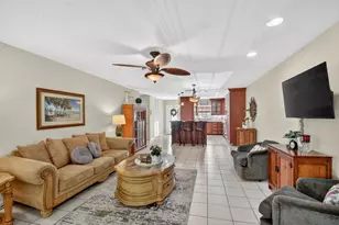 300 Cape Cod Cir, Lake Worth, FL 33467 - Photo 14