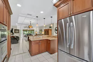 300 Cape Cod Cir, Lake Worth, FL 33467 - Photo 8