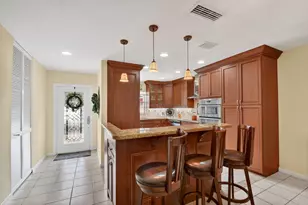 300 Cape Cod Cir, Lake Worth, FL 33467 - Photo 4