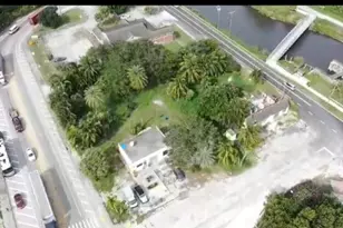 37121 E Main St, Canal Point, FL 33438 - Photo 1