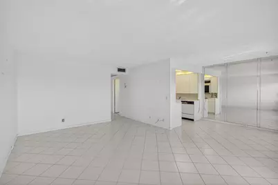 4059 Guildford D, Boca Raton, FL 33434 - Photo 2