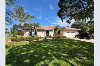 1501 NW 180th Way, Pembroke Pines, FL 33029 - Photo 2
