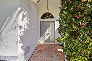 1852 Capeside Cir, Wellington, FL 33414 - Photo 4