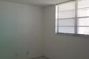 9420 Poinciana Pl, Davie, FL 33324 - Photo 12