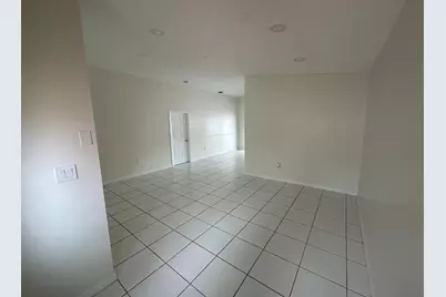 9316 NW 121st Street #51, Hialeah Gardens, FL 33018 - Photo 6