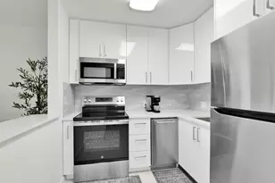 175 Fanshaw E, Boca Raton, FL 33434 - Photo 2