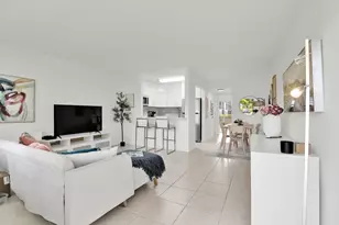 175 Fanshaw E, Boca Raton, FL 33434 - Photo 4