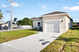404 NW 12th Ave, Boynton Beach, FL 33435 - Photo 2