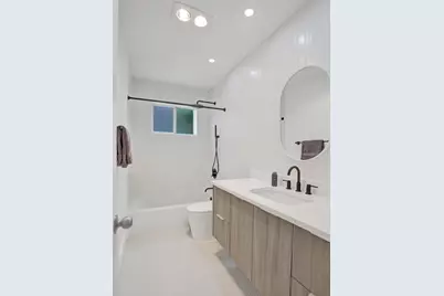 2030 N 54th Avenue, Hollywood, FL 33021 - Photo 8