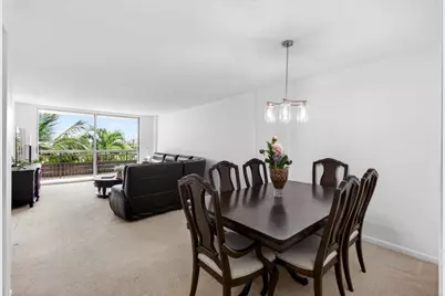 555 NW 4 Avenue #4230, Boca Raton, FL 33432 - Photo 4