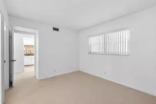 555 NW 4 Ave, Boca Raton, FL 33432 - Photo 20