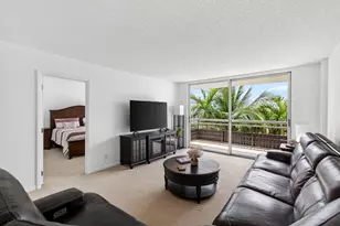 555 NW 4 Ave, Boca Raton, FL 33432 - Photo 1