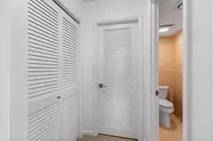 555 NW 4 Ave, Boca Raton, FL 33432 - Photo 16