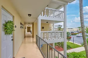 12 Colonial Club Dr, Boynton Beach, FL 33435 - Photo 4