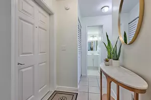 12 Colonial Club Dr, Boynton Beach, FL 33435 - Photo 8