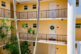 12 Colonial Club Dr, Boynton Beach, FL 33435 - Photo 2
