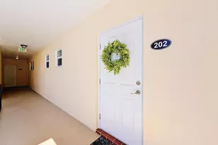 12 Colonial Club Dr, Boynton Beach, FL 33435 - Photo 6
