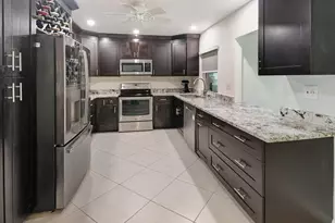 3721 NW 108th Dr, Coral Springs, FL 33065 - Photo 2