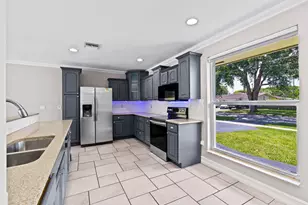 9200 SW 51st Pl, Cooper City, FL 33328 - Photo 8
