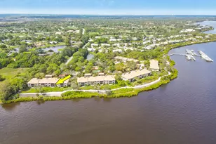 2570 NW Seagrass Dr, Palm City, FL 34990 - Photo 4