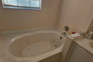 11453 Lakeview Dr, Coral Springs, FL 33071 - Photo 28