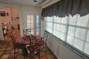 11453 Lakeview Dr, Coral Springs, FL 33071 - Photo 20