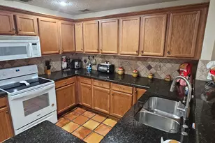 11453 Lakeview Dr, Coral Springs, FL 33071 - Photo 14