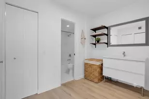 3701 N Country Club Dr, Aventura, FL 33180 - Photo 16