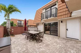 2818 Waterford Dr N, Deerfield Beach, FL 33442 - Photo 6