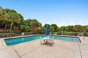 2818 Waterford Dr N, Deerfield Beach, FL 33442 - Photo 30
