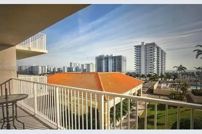 3020 NE 32nd Avenue #817, Fort Lauderdale, FL 33308 - Photo 4