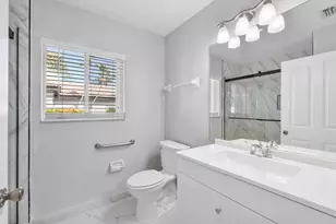 17646 SW 10th St, Pembroke Pines, FL 33029 - Photo 8
