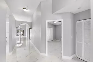 17646 SW 10th St, Pembroke Pines, FL 33029 - Photo 2