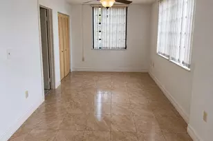 1000 Colony Point Cir, Pembroke Pines, FL 33026 - Photo 8