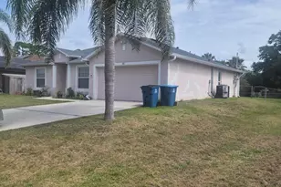 681 NW Thuringer St Street NW, Palm Bay, FL 32907 - Photo 2