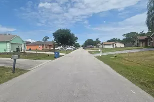 681 NW Thuringer St Street NW, Palm Bay, FL 32907 - Photo 4