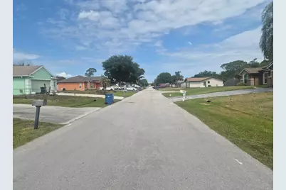 681 NW Thuringer St Street NW, Palm Bay, FL 32907 - Photo 4