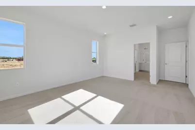 10724 NW Suncrest Lp, Port Saint Lucie, FL 34987 - Photo 8