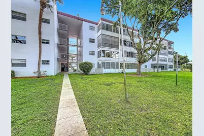 4270 NW 40th Street #401, Lauderdale Lakes, FL 33319 - Photo 6