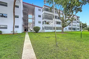 4270 NW 40th St, Lauderdale Lakes, FL 33319 - Photo 6