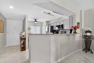 5906 Crystal Shores Drive #208, Boynton Beach, FL 33437 - Photo 6