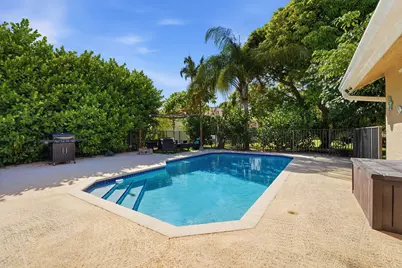 9577 Majestic Way, Boynton Beach, FL 33437 - Photo 2