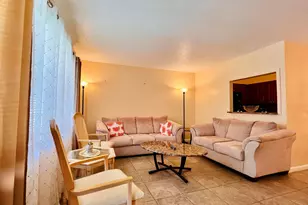 142 Cambridge F, West Palm Beach, FL 33417 - Photo 4