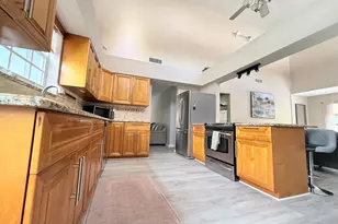 2469 Sun Up Ln, Lake Worth, FL 33462 - Photo 8