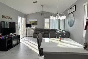 1102 SW 158th Ave, Pembroke Pines, FL 33027 - Photo 4