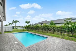 9123 Red Robin Ln, Boynton Beach, FL 33473 - Photo 2